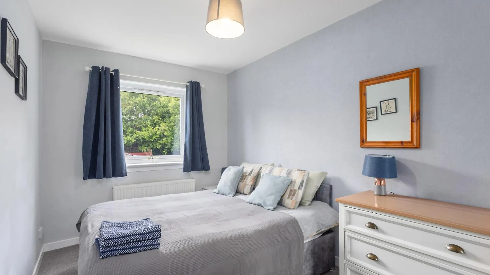 Modern Flat Near Murrayfield Stadium, Sleeps 4 Edimburgo 0*,  Reino Unido